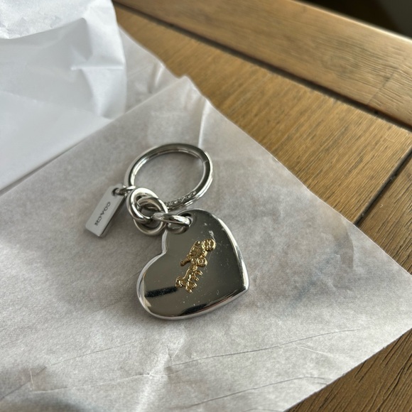 AUTHENTIC COACH KEYCHAIN SOLID SILVER METAL KEYCHAIN. - Picture 3 of 6